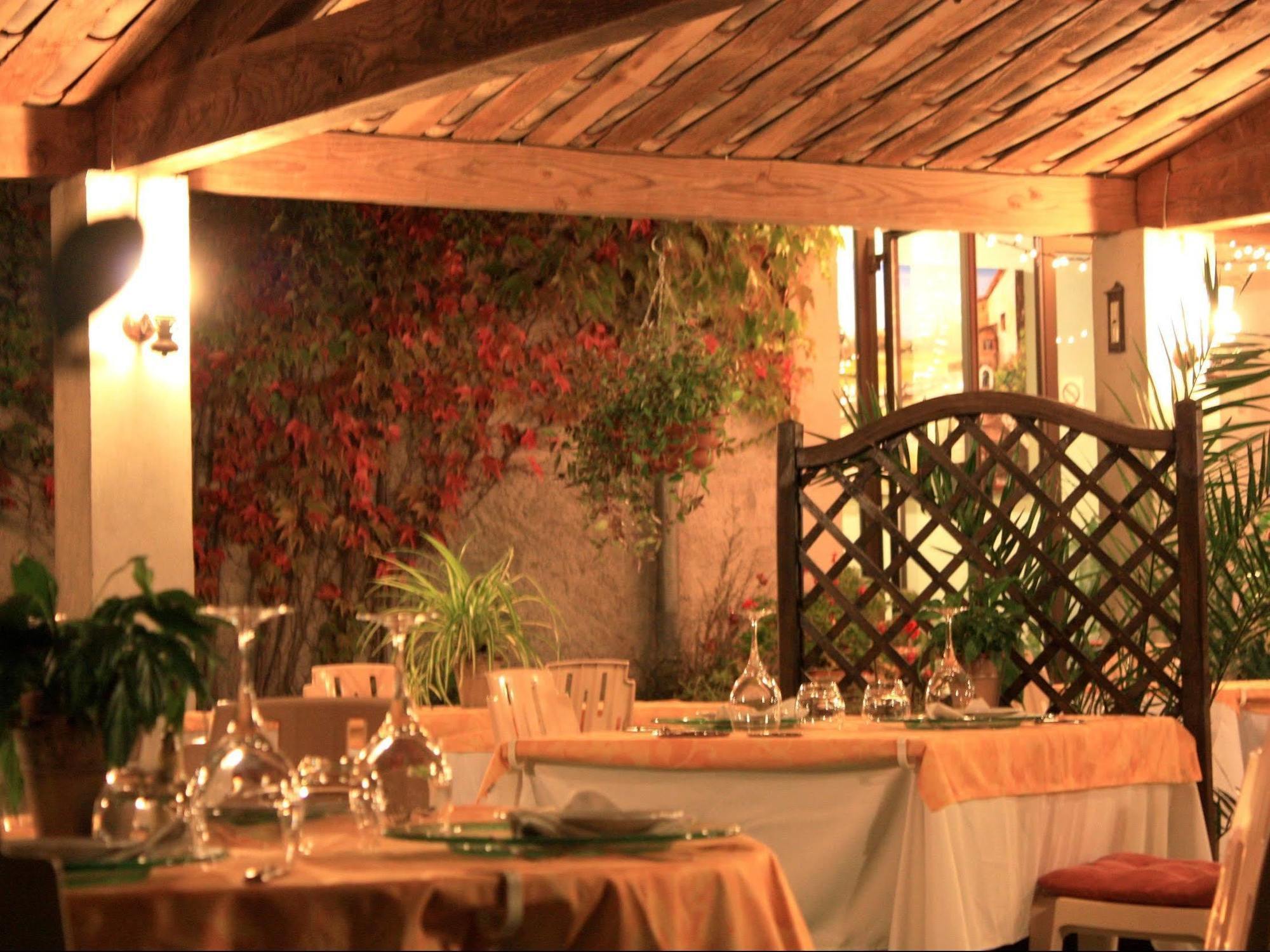 Logis Hotel Restaurant Les Norias Cazilhac  Esterno foto