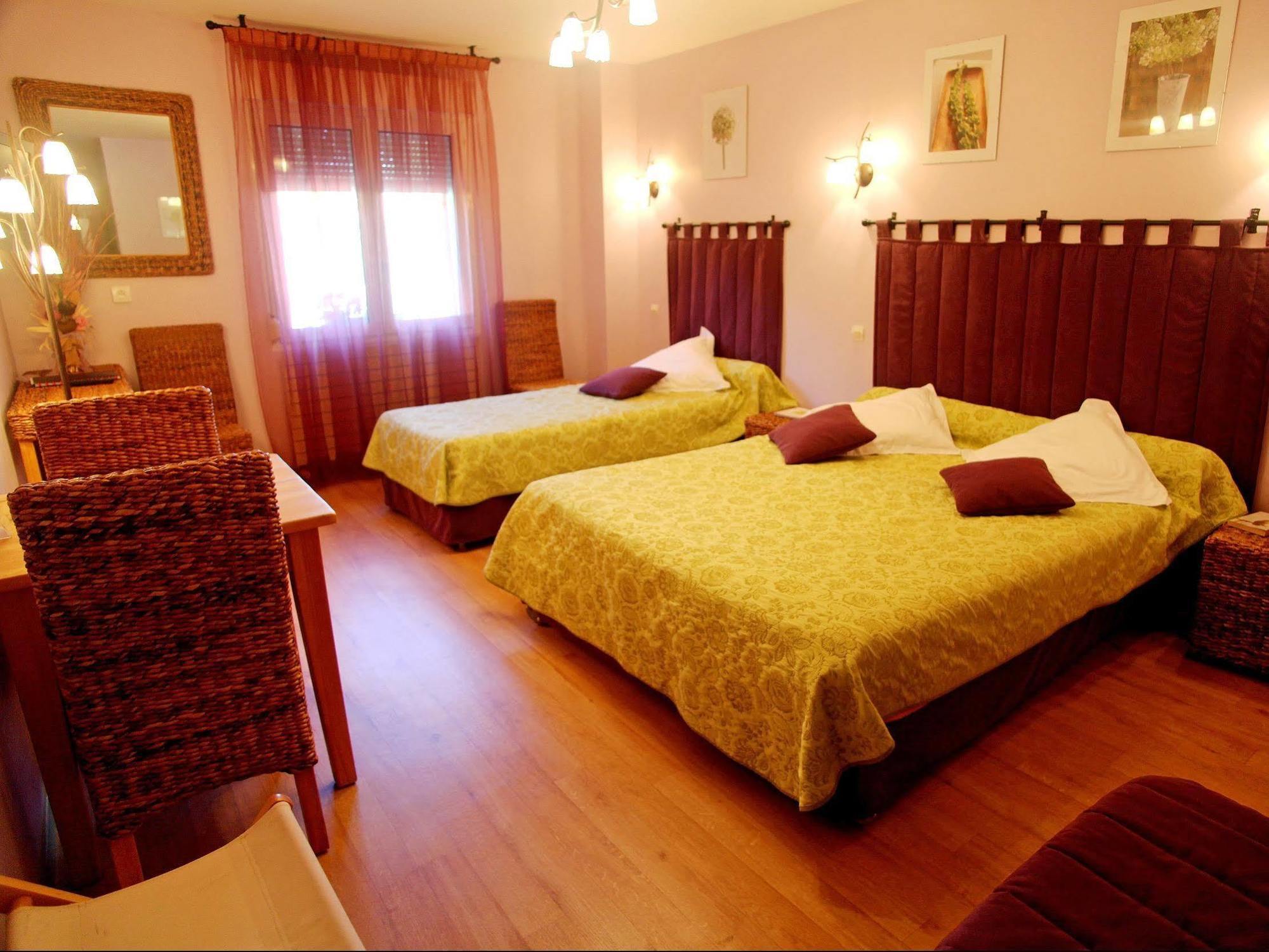 Logis Hotel Restaurant Les Norias Cazilhac  Esterno foto